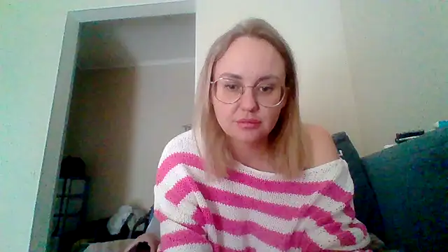 Snapshot of AmyDelamonico chatting on October 13, 8:58 am AmyDelamonico online show from October 13, 8:58 am