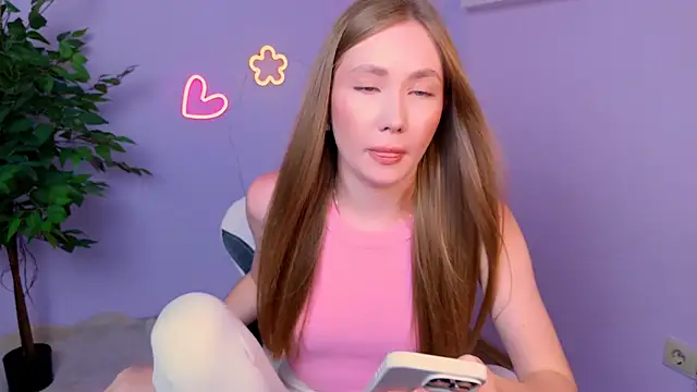 EllyColins online show from July 4, 3:24 am