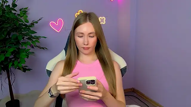 EllyColins online show from July 10, 3:55 am