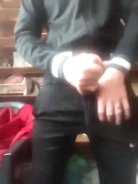 szabi1995 online show from December 4, 10:46 am