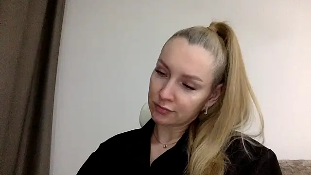 Snapshot of Neralith chatting on June 27, 7:52 pm Neralith online show from June 27, 7:52 pm