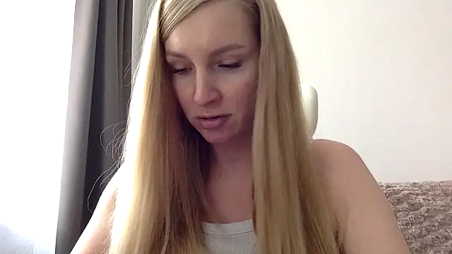 Snapshot of Neralith chatting on July 18, 11:25 am Neralith online show from July 18, 11:25 am