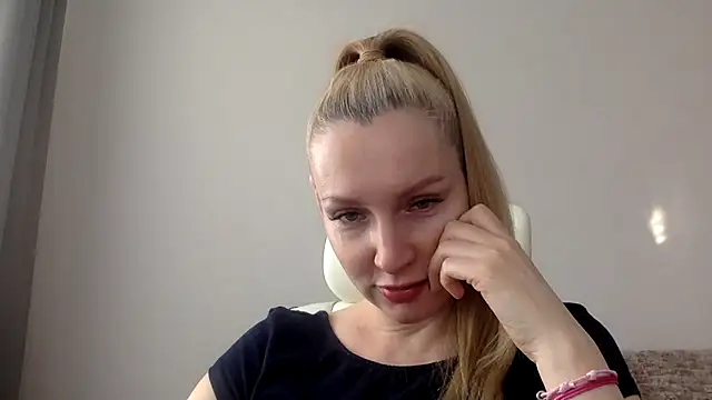 Snapshot of Neralith chatting on August 1, 2:27 pm Neralith online show from August 1, 2:27 pm