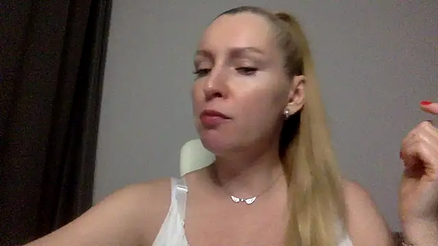 Snapshot of Neralith chatting on August 2, 6:06 pm Neralith online show from August 2, 6:06 pm