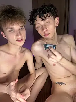 TwinksNextDoor online show from February 28, 6:42 pm