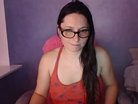 Snapshot of LuckyLisa23 chatting on July 16, 9:43 pm LuckyLisa23 online show from July 16, 9:43 pm