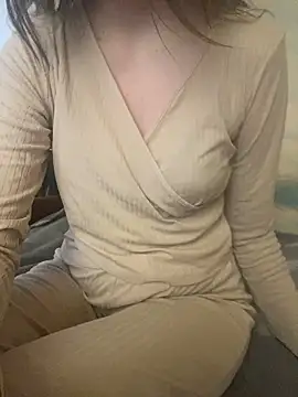 KittieCreme online show from February 18, 2:02 pm