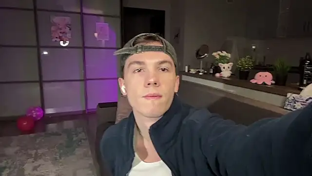 Snapshot of Jeremy1Scott chatting on November 25, 3:28 am Jeremy1Scott online show from November 25, 3:28 am