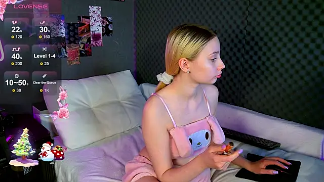 Fluffy Cloude online show from January 14, 2:28 am