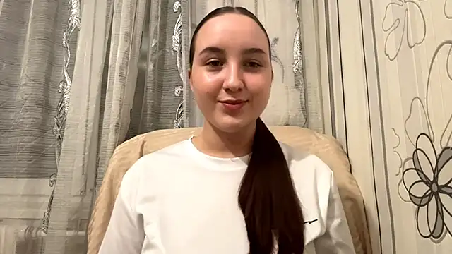 Snapshot of DaisyMolly chatting on October 14, 9:04 pm DaisyMolly online show from October 14, 9:04 pm