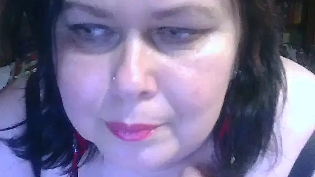 Snapshot of CharleeKendall chatting on November 8, 9:35 pm CharleeKendall online show from November 8, 9:35 pm