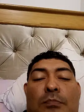 Snapshot of sexyandres_23 chatting on May 2, 4:39 am sexyandres 23 online show from May 2, 4:39 am