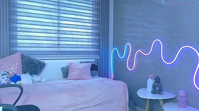 Snapshot of Naaomi_cute chatting on October 28, 8:55 pm Naaomi cute online show from October 28, 8:55 pm