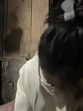 Linh-xxx online show from March 4, 2:45 pm