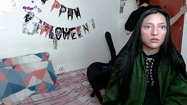 Snapshot of Isis_Robert chatting on November 2, 10:56 pm Isis Robert online show from November 2, 10:56 pm