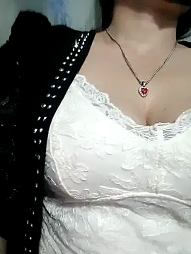 Snapshot of LalayCii chatting on October 22, 5:13 pm LalayCii online show from October 22, 5:13 pm