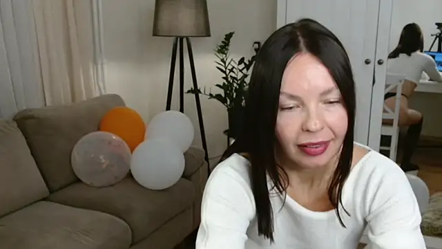 LittleNicolee online show from November 5, 8:09 pm