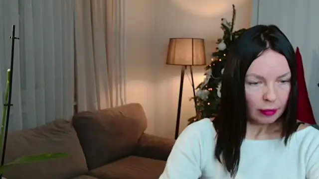 LittleNicolee online show from December 17, 3:40 pm