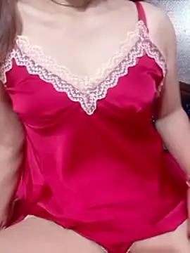 Snapshot of YiyinLy chatting on June 17, 1:52 am YiyinLy online show from June 17, 1:52 am