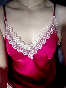 Snapshot of YiyinLy chatting on June 19, 12:53 pm YiyinLy online show from June 19, 12:53 pm