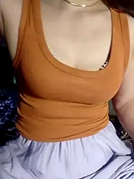 Snapshot of YiyinLy chatting on June 24, 1:21 pm YiyinLy online show from June 24, 1:21 pm