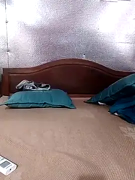 Snapshot of YiyinLy chatting on July 19, 9:24 am YiyinLy online show from July 19, 9:24 am