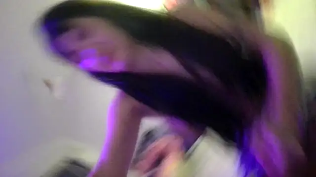 miapink33 online show from March 8, 2:04 am