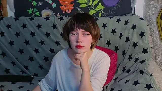 Snapshot of ReincarnatedAngel chatting on November 19, 11:10 am ReincarnatedAngel online show from November 19, 11:10 am