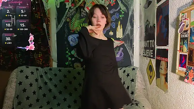 Snapshot of ReincarnatedAngel chatting on December 2, 9:32 pm ReincarnatedAngel online show from December 2, 9:32 pm