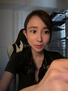 ericiii online show from March 7, 6:32 am