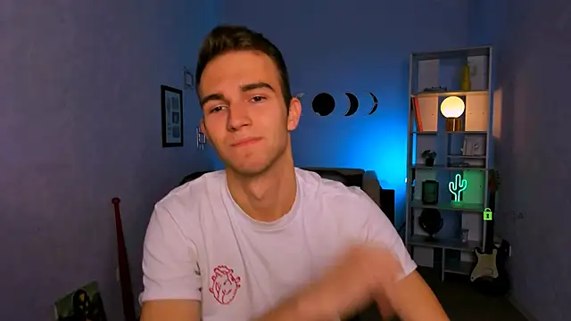 Snapshot of astren_villo chatting on November 9, 1:31 pm astren villo online show from November 9, 1:31 pm