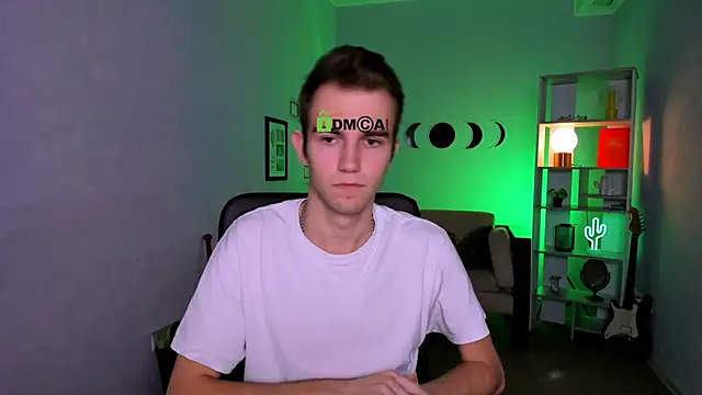 Snapshot of astren_villo chatting on December 3, 1:20 pm astren villo online show from December 3, 1:20 pm