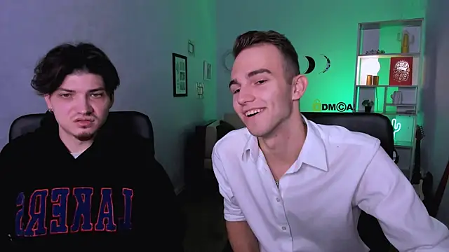 Snapshot of astren_villo chatting on December 15, 1:15 pm astren villo online show from December 15, 1:15 pm