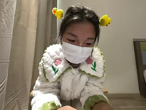 lris000123 online show from December 4, 6:34 am