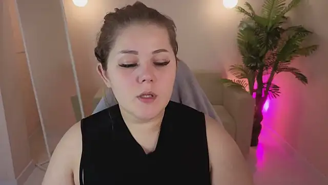 Snapshot of Scarlet_Sinera chatting on November 29, 11:08 pm Scarlet Sinera online show from November 29, 11:08 pm