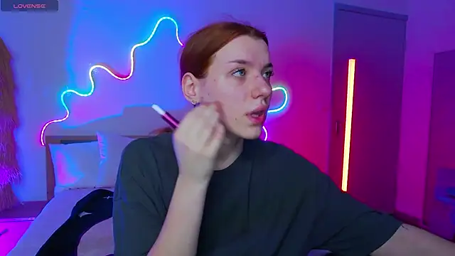 Snapshot of MeganNewCat chatting on November 28, 7:44 am MeganNewCat online show from November 28, 7:44 am