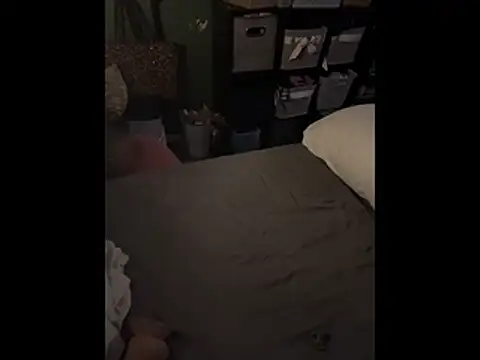 Snapshot of queenkelly1234 chatting on November 26, 10:44 pm queenkelly1234 online show from November 26, 10:44 pm