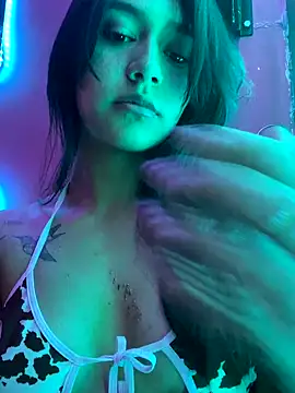 Snapshot of Nahomy_cute1 chatting on October 31, 11:39 pm Nahomy cute1 online show from October 31, 11:39 pm