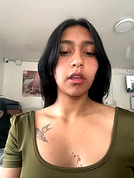 Snapshot of Nahomy_cute1 chatting on November 6, 8:43 pm Nahomy cute1 online show from November 6, 8:43 pm