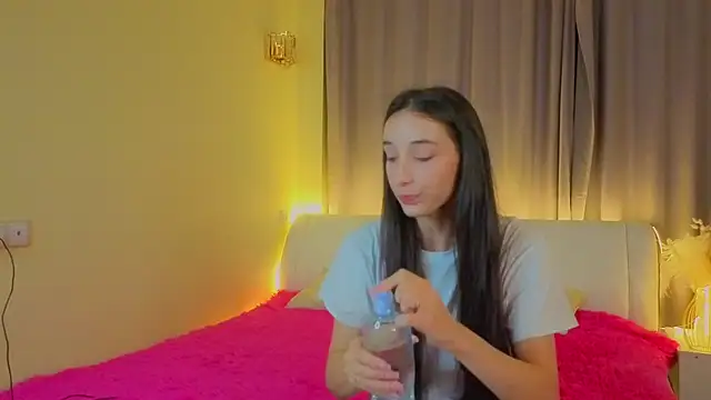 Snapshot of HayleySalahubdin chatting on October 18, 7:58 pm HayleySalahubdin online show from October 18, 7:58 pm