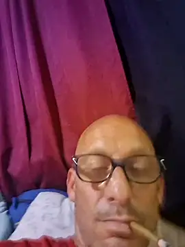 Snapshot of whateveruwanthowever chatting on November 17, 1:22 am whateveruwanthowever online show from November 17, 1:22 am