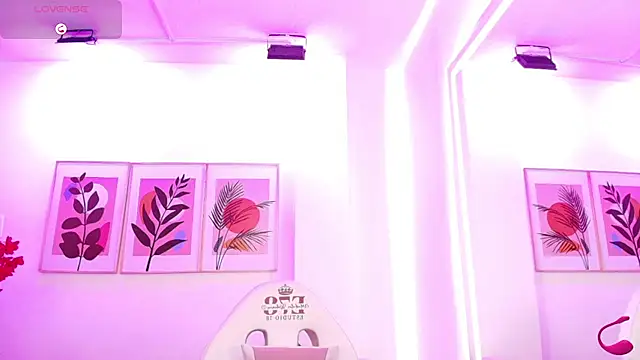 Snapshot of Elisce_cloudd chatting on October 23, 12:37 pm Elisce cloudd online show from October 23, 12:37 pm