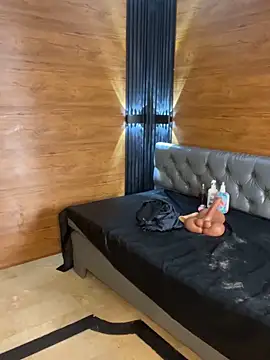 Yvonny27 online show from March 12, 10:27 pm