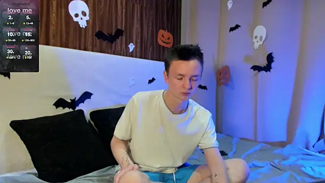 Snapshot of Logan_mett chatting on November 3, 5:47 pm Logan mett online show from November 3, 5:47 pm