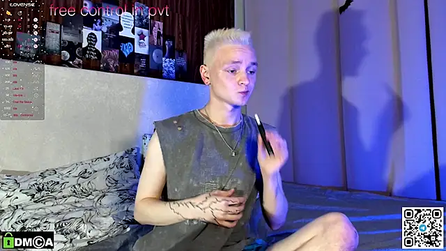 Snapshot of Logan_mett chatting on November 27, 9:17 pm Logan mett online show from November 27, 9:17 pm