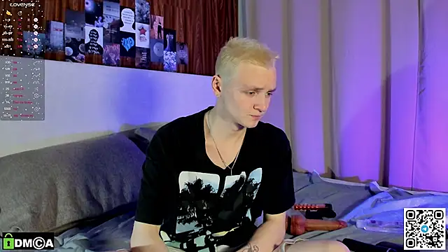 Snapshot of Logan_mett chatting on December 2, 9:32 pm Logan mett online show from December 2, 9:32 pm