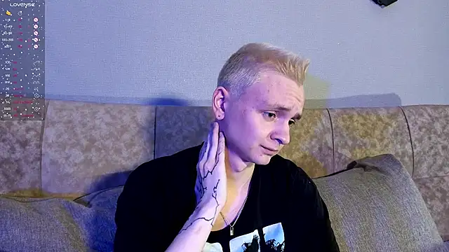 Snapshot of Logan_mett chatting on December 4, 8:12 am Logan mett online show from December 4, 8:12 am