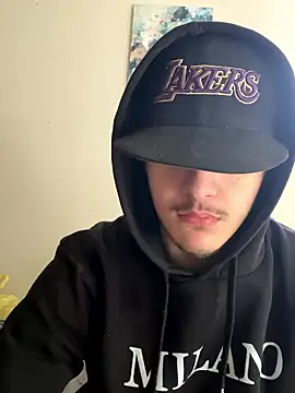 CarmeloA online show from January 8, 6:32 pm