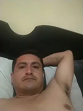 Snapshot of checheludo23 chatting on December 1, 6:51 am checheludo23 online show from December 1, 6:51 am