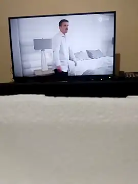 Snapshot of checheludo23 chatting on February 2, 8:46 am checheludo23 online show from February 2, 8:46 am